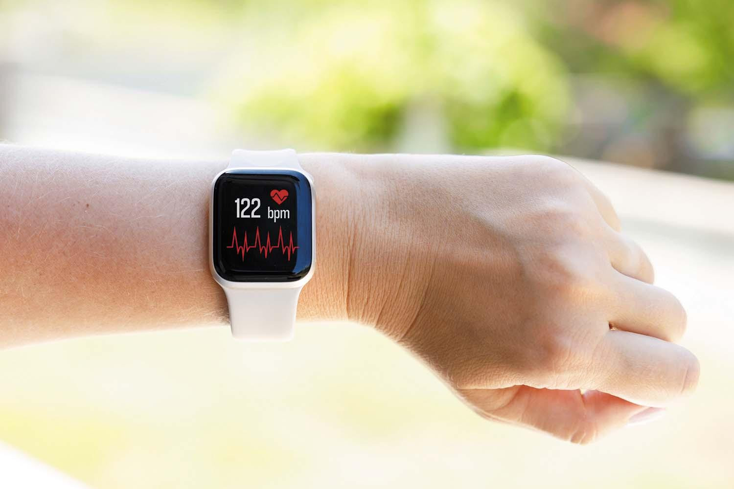 What Features Should I Look for in a Senior Medical Alert Smartwatch?